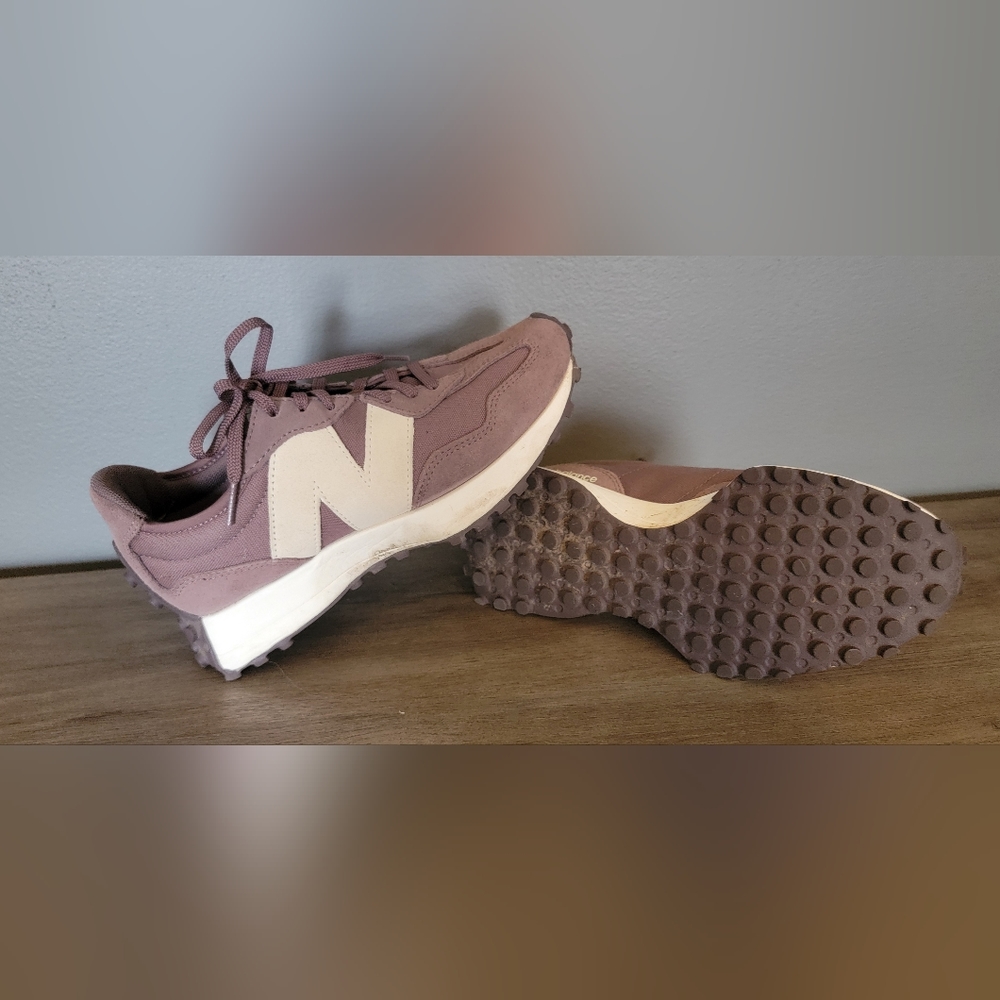 Womens New Balance 327 Size 8 Fig WS327FA